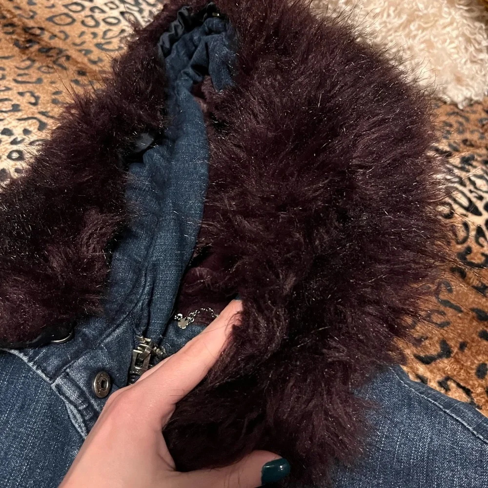 Lucky Brand Denim Jacket with faux fur hood, adjustable waist. - Picture 2 of 3